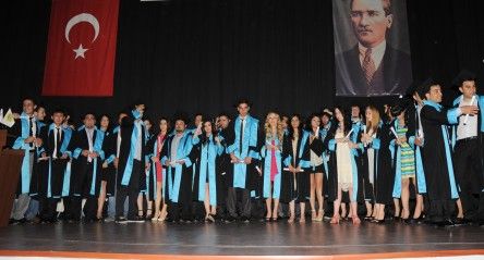 İstanbul Üniversitesi Ulaştırma ve Lojistik Yüksekokulu, 10. Dönem Mezunlarını Sektöre Uğurladı