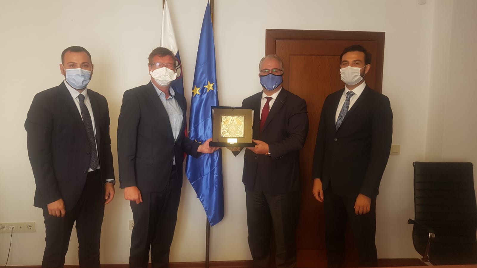 UND, Slovenya Büyükelçiliği ile Vize Konusunu Görüştü