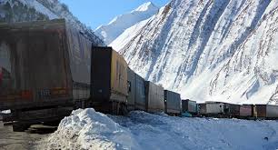 Gürcistan - Rusya Sınır Kapısında Yoğun Kar Yağışı!