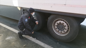 Türk Polisi Sırbistan Sınır Kapılarında 41.000 TIR Sürücüsüne Destek Oldu