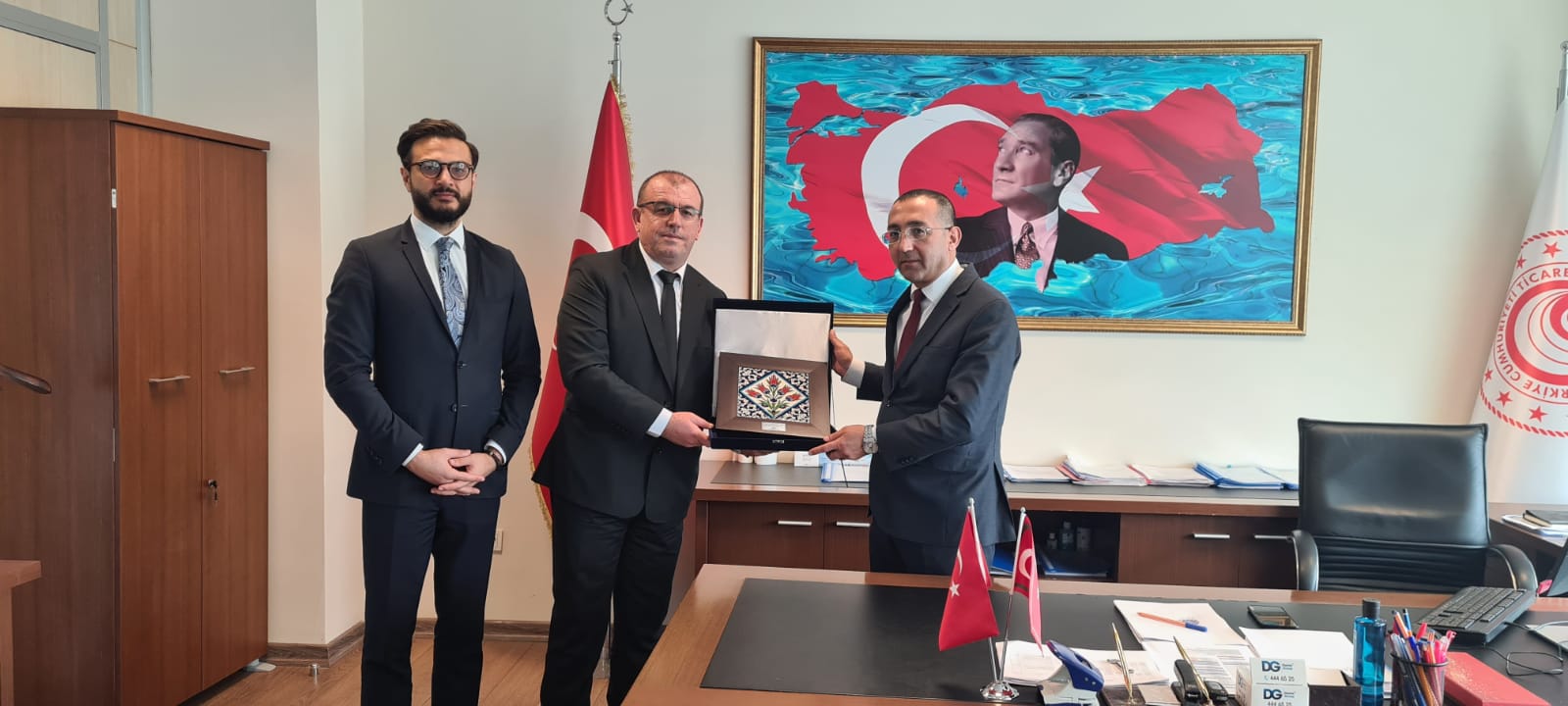 UND, Yeni Atanan Muratbey Gümrük Müdürü Sayın Metin Gürbüz’ü Makamında Ziyaret Etti