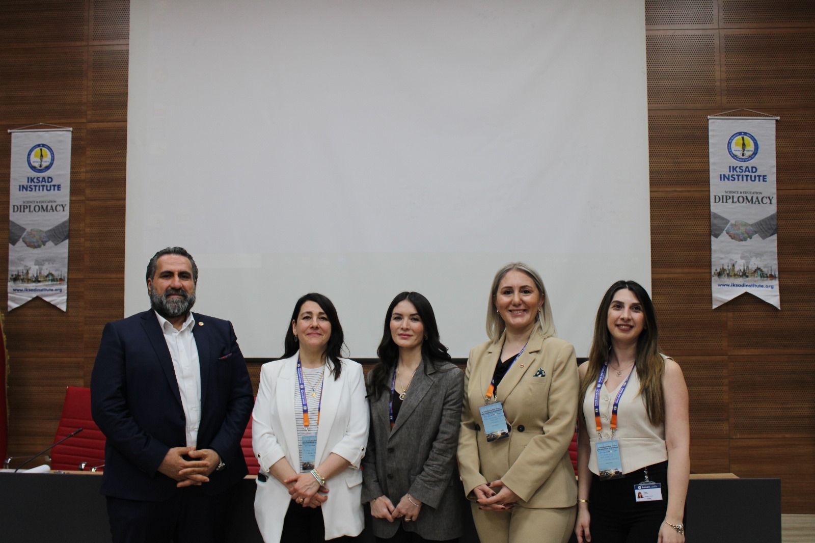 UND Kadın Çalışma Grubu Bursa Teknik Üniversitesi Tarafından Düzenlenen 3.Uluslararası Ticaret ve Lojistik Sempozyumuna Katıldı