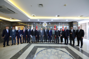 UND Başkanı Şerafettin Aras ve Yönetim Kurulu, Ticaret Bakanı Prof. Dr. Ömer Bolat ile Sektörel İstişare Toplantısı Gerçekleştirdi: Gümrük ve Transit Taşımacılık Masada