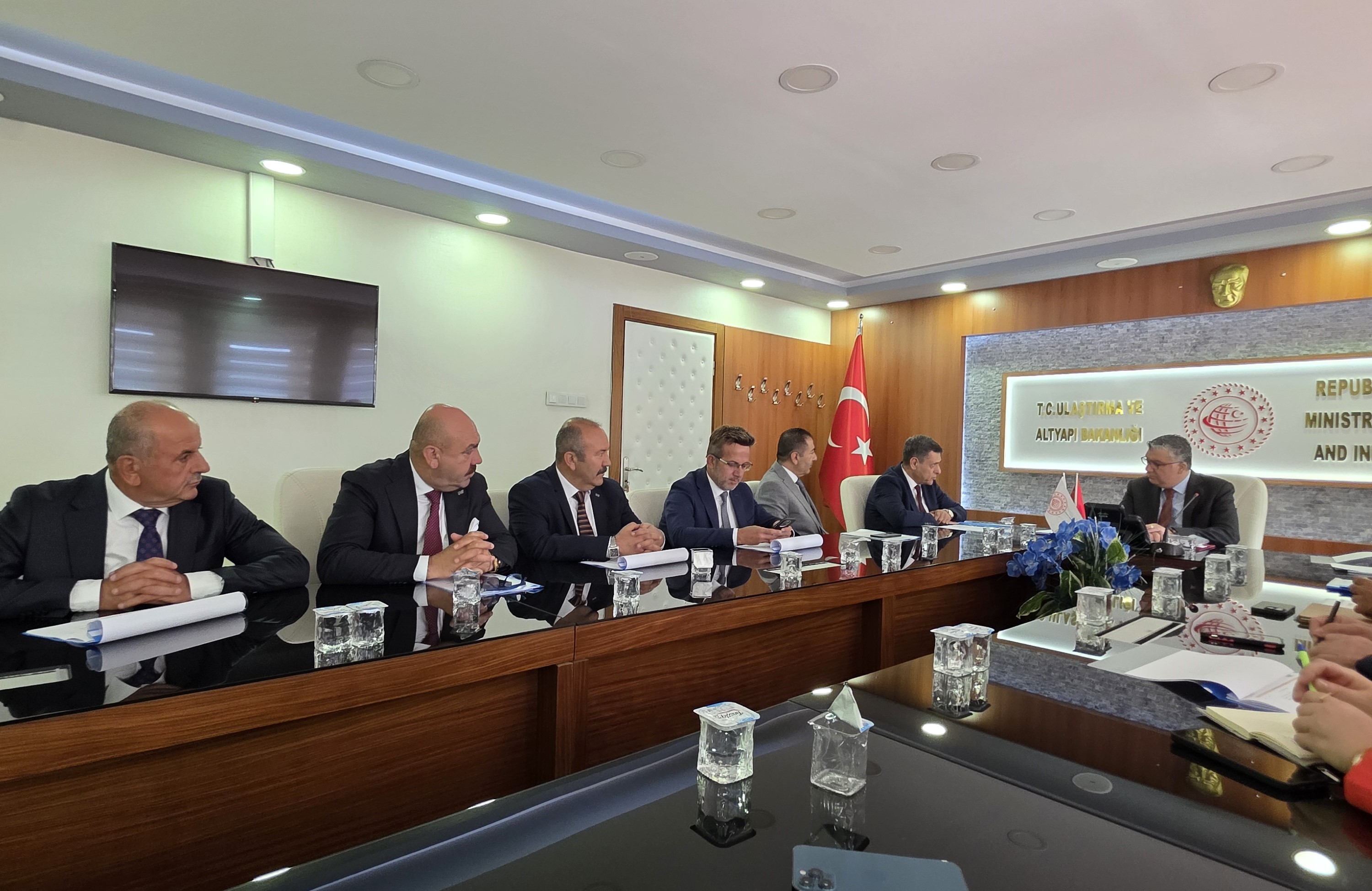 UND Yönetimi’nden Ulaştırma ve Altyapı Bakanlığına Üst Düzey Ziyaret: Sektörün Stratejik Başlıkları Masaya Yatırıldı
