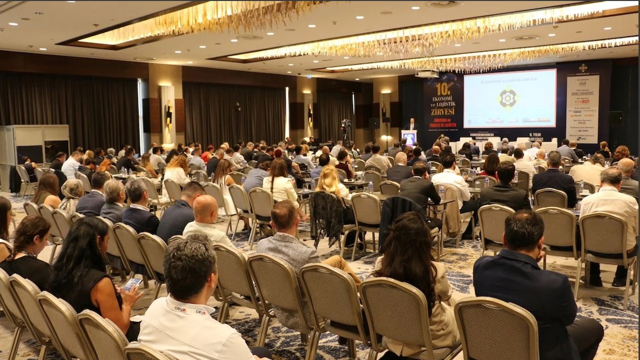 10. Ekonomi ve Lojistik Zirvesi’nde Sektörün Nabzını Tuttu
