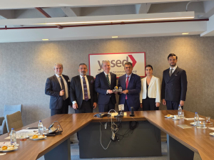 UND Başkanı Şerafettin Aras ve Beraberindeki Heyet, YASED Başkanı Tolga Demirözü ile Bir Araya Geldi