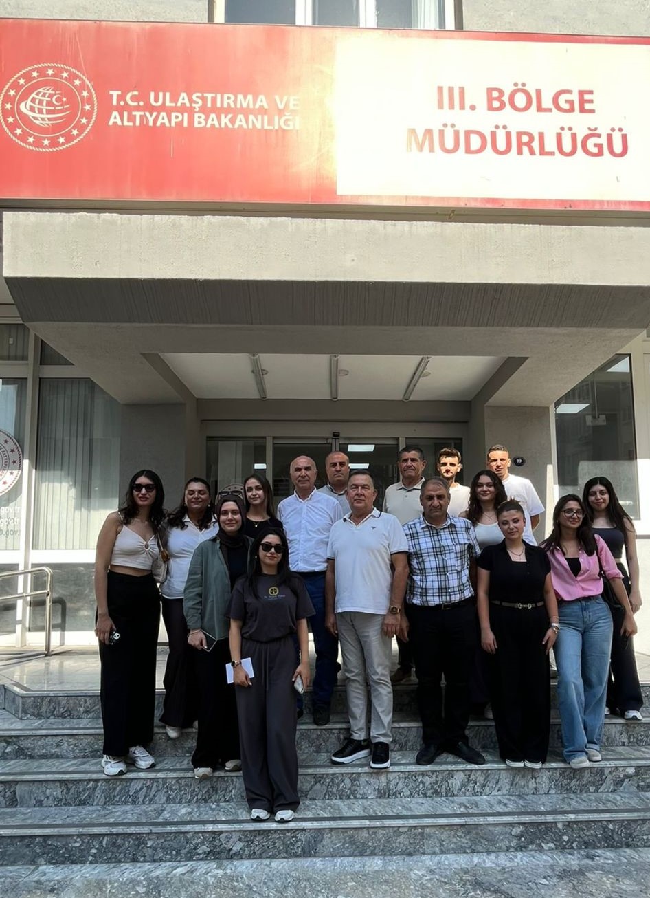 UND’den Dış Ticaret ve Lojistik Stajyerlerine  Eğitim 