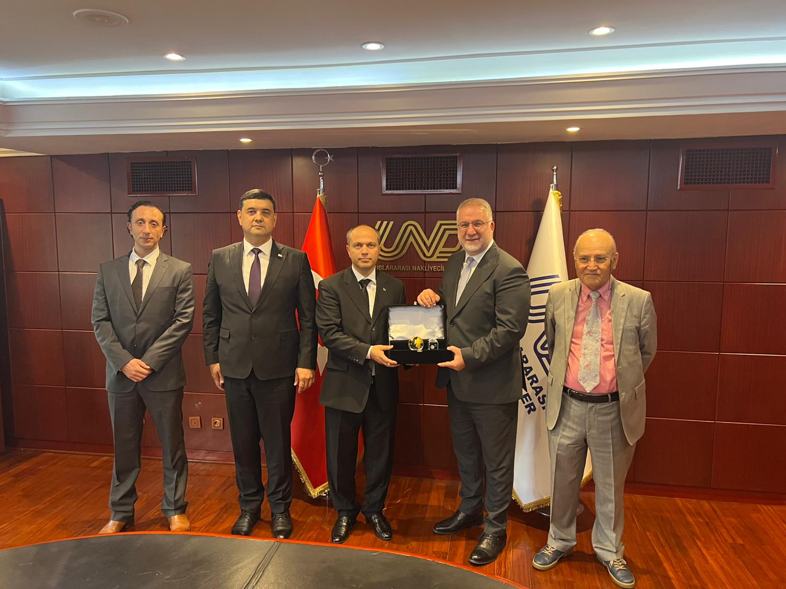 Türkmenistan Ulaştırma Bakanlığı ve Sektör Yetkililerine UND’den Takograf Eğitimi