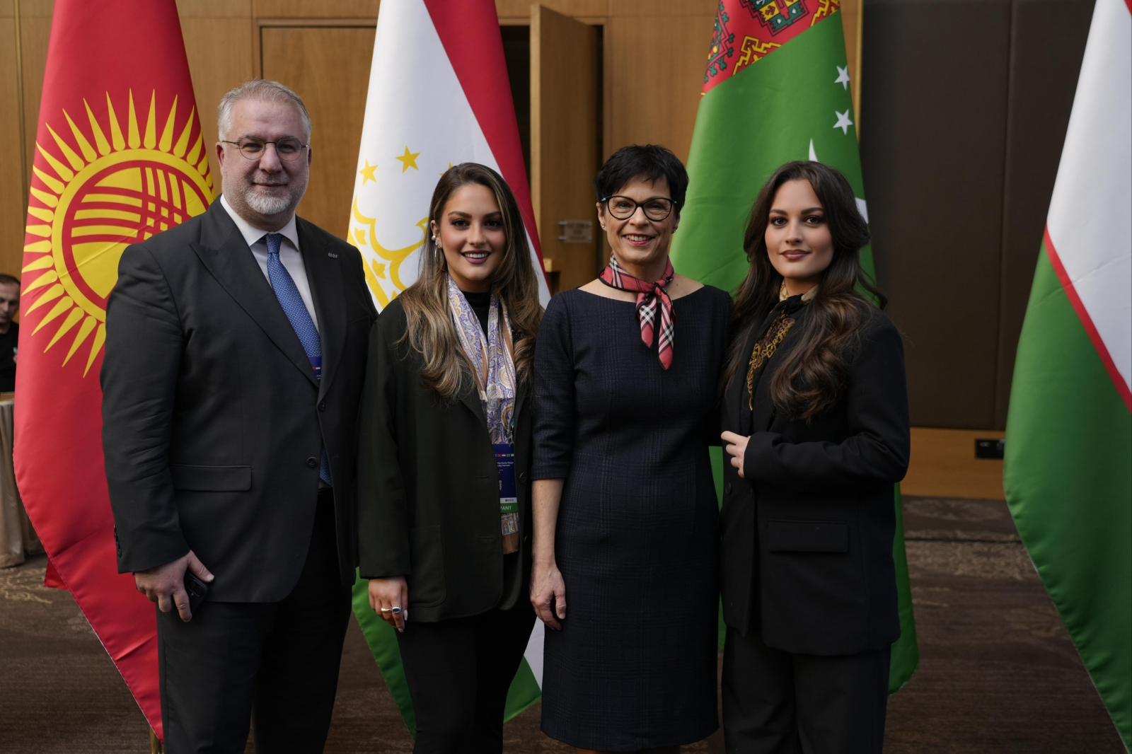 UND, Avrupa Komisyonu'nun Genişlemeden Sorumlu Komiseri Marta Kos ile Görüştü.