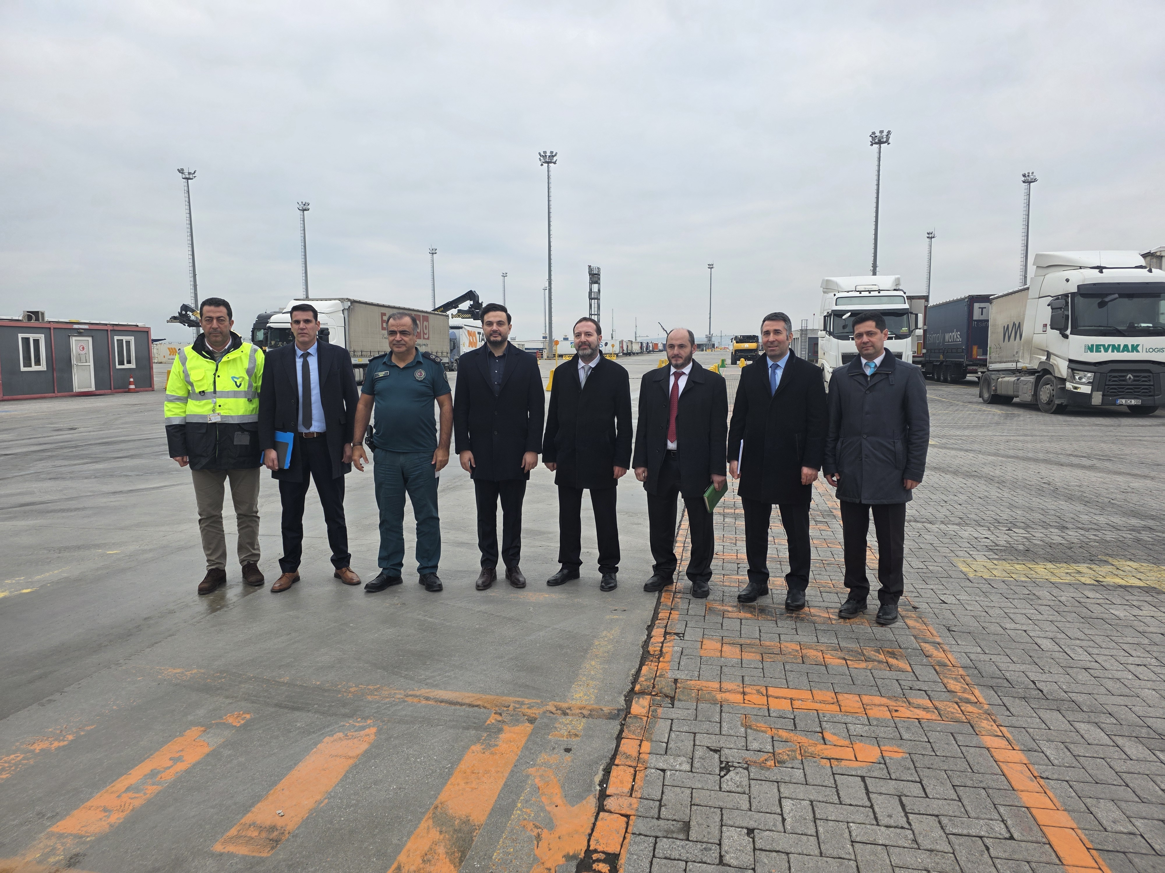 UND, Gümrükler Genel Müdürlüğü ile Gemlik ve Yalova limanlarında Ro-Ro Geçiş Süreçlerimi İyileştirmeye Yönelik Sahada Tespitlerde Bulundu