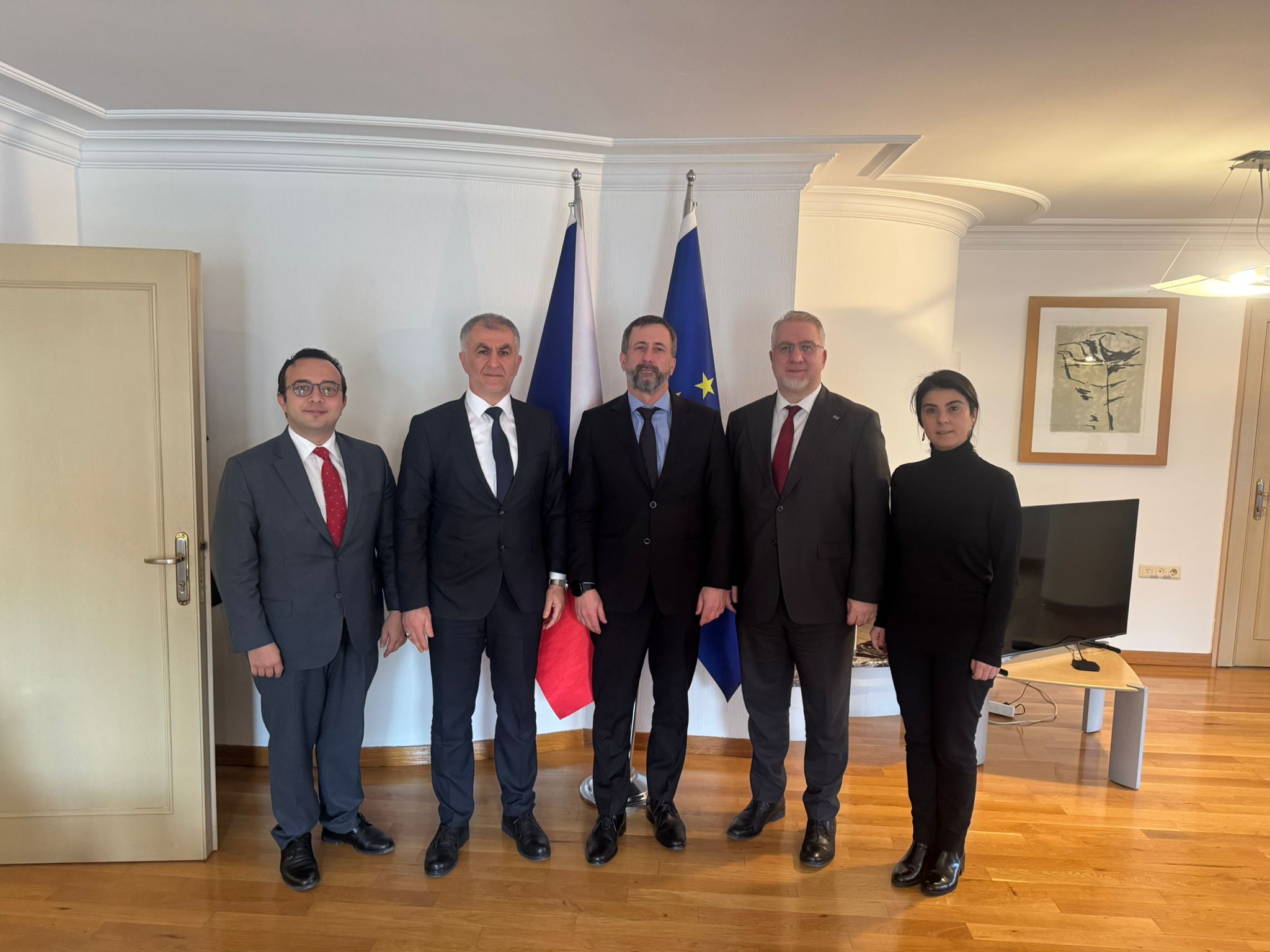 UND Heyeti Çekya Büyükelçiliğini Ziyaret Etti