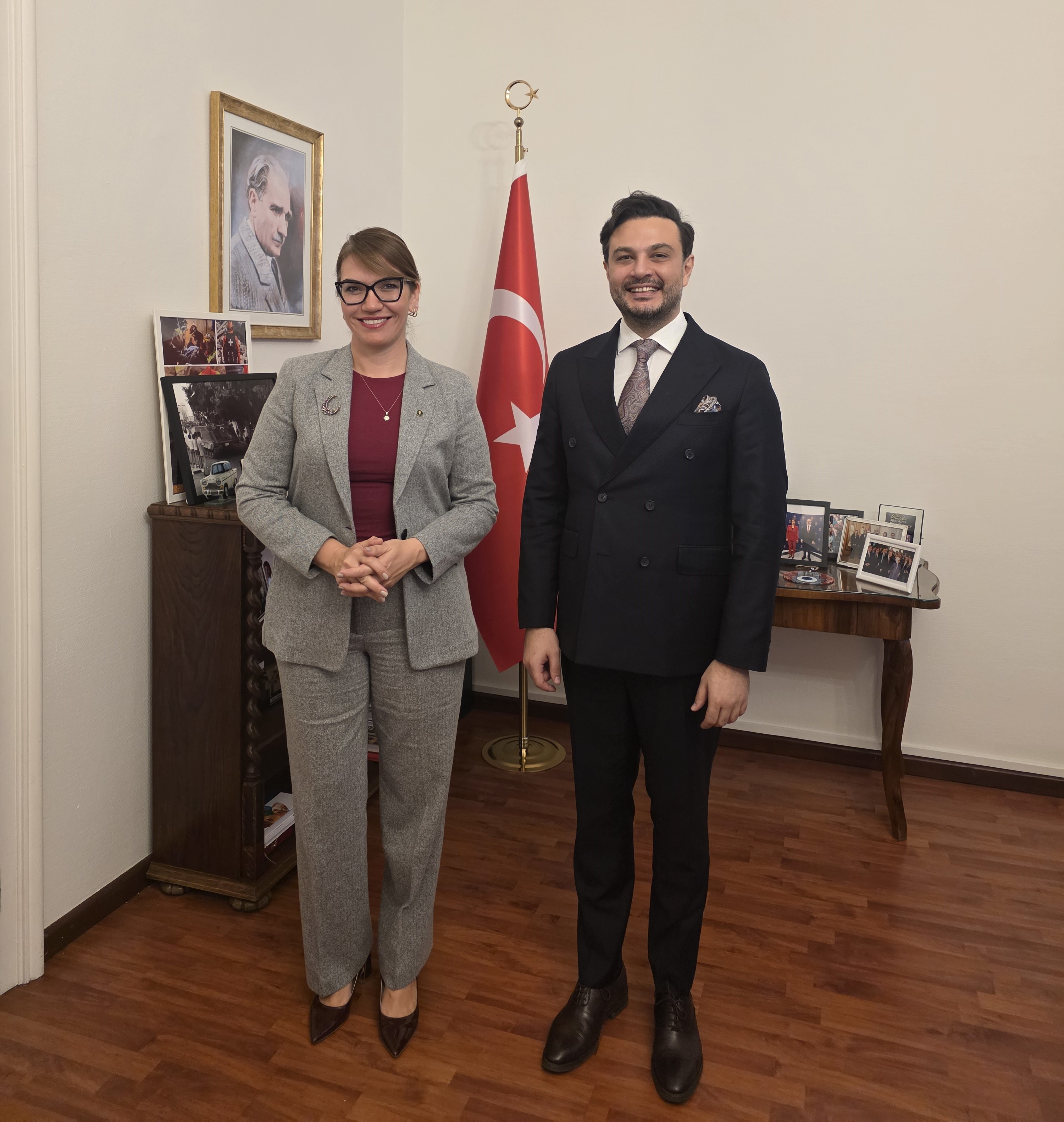 Macaristan'da Taşımacılığın Önündeki Vize ve Kota Duvarı: UND’den Büyükelçi Ekşioğlu ile Görüşme