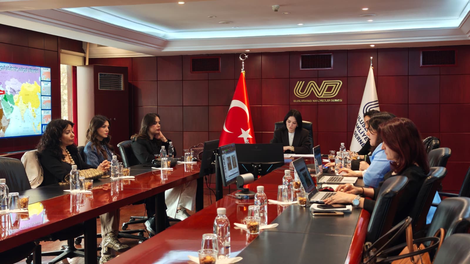 UND Kadın Çalışma Grubu Gelecek Dönem Faaliyetlerini Değerlendirdi