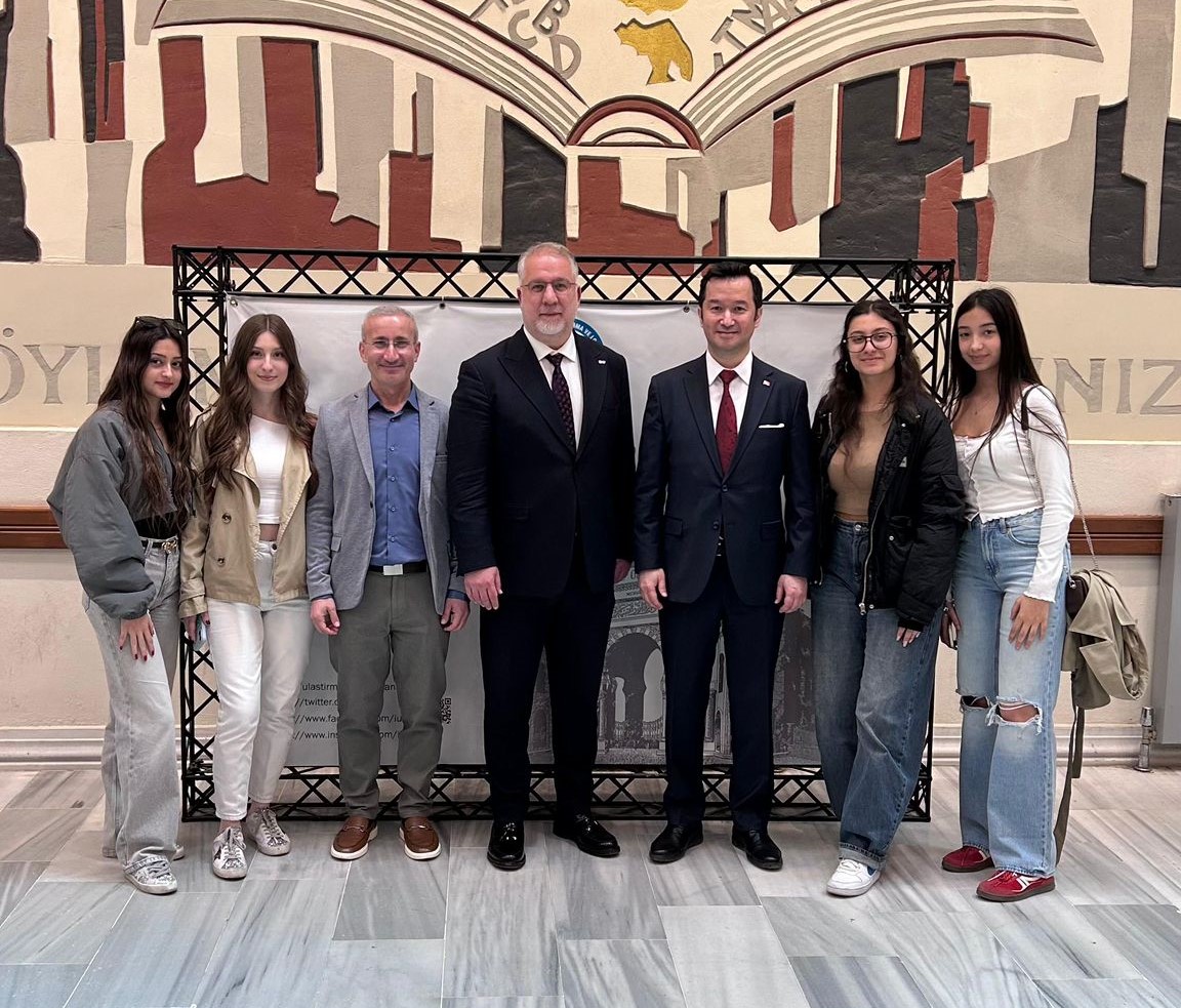 und-istanbul-universitesi-ogrencileriyle-dijitallesen-tedarik-zinciri-zirvesinde-bir-araya-geldi-17954-2.jpeg