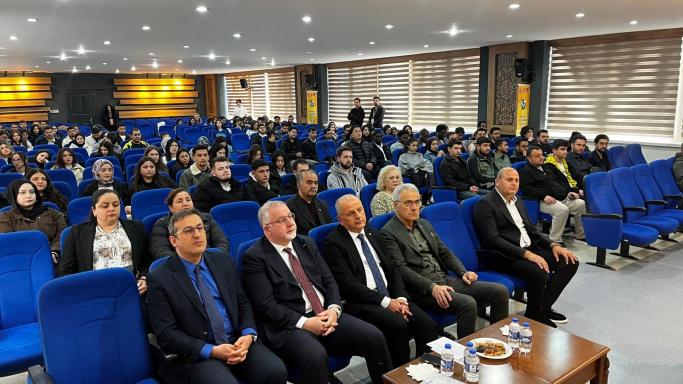 und-sivas-cumhuriyet-universitesi-ogrencileriyle-lojistigin-gelecegini-konustu-5.jpeg