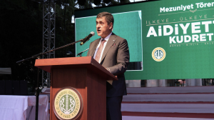 Aras, İstanbul Üniversitesi Ulaştırma ve Lojistik Fakültesi Mezuniyet Töreninde konuştu