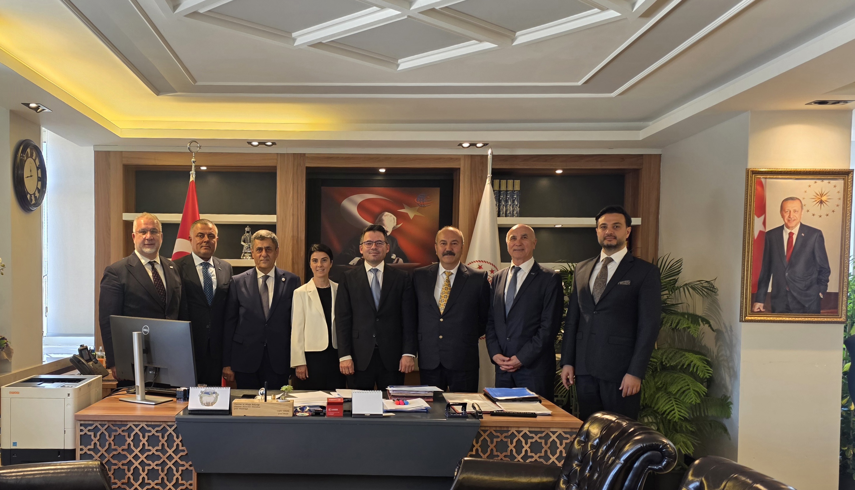 und-baskani-serafettin-aras-ve-yonetim-kurulu-yeni-atanana-ulastirma-hizmetleri-duzenleme-genel-muduru-dr-caglar-tabak-ile-sektorun-oncelikli-gundemlerini-masaya-yatirdi-19098.jpg