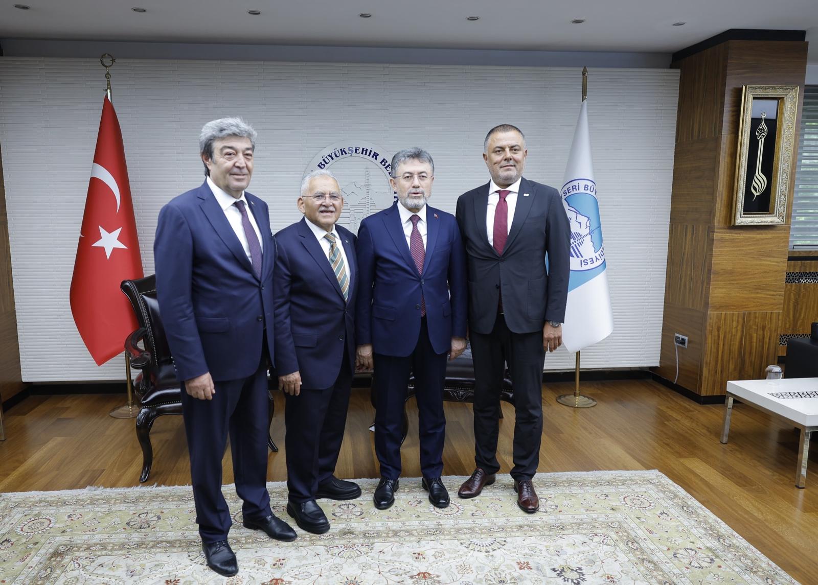 UND II. Başkanı Ergun Bilen, Veteriner Süreçlerinde Sınır Kapılarında Ticaretin Önünü Açacak Başlıkları Bakan Yumaklı’ya Aktardı