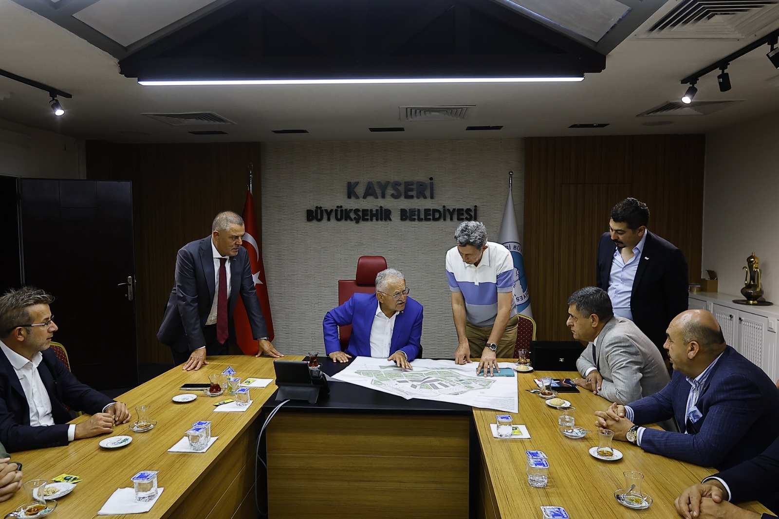 und-baskani-serafettin-aras-ve-yonetim-kurulundan-kayseri-buyuksehir-belediye-baskani-dr-memduh-buyukkilic-a-ziyaret-21243.jpg