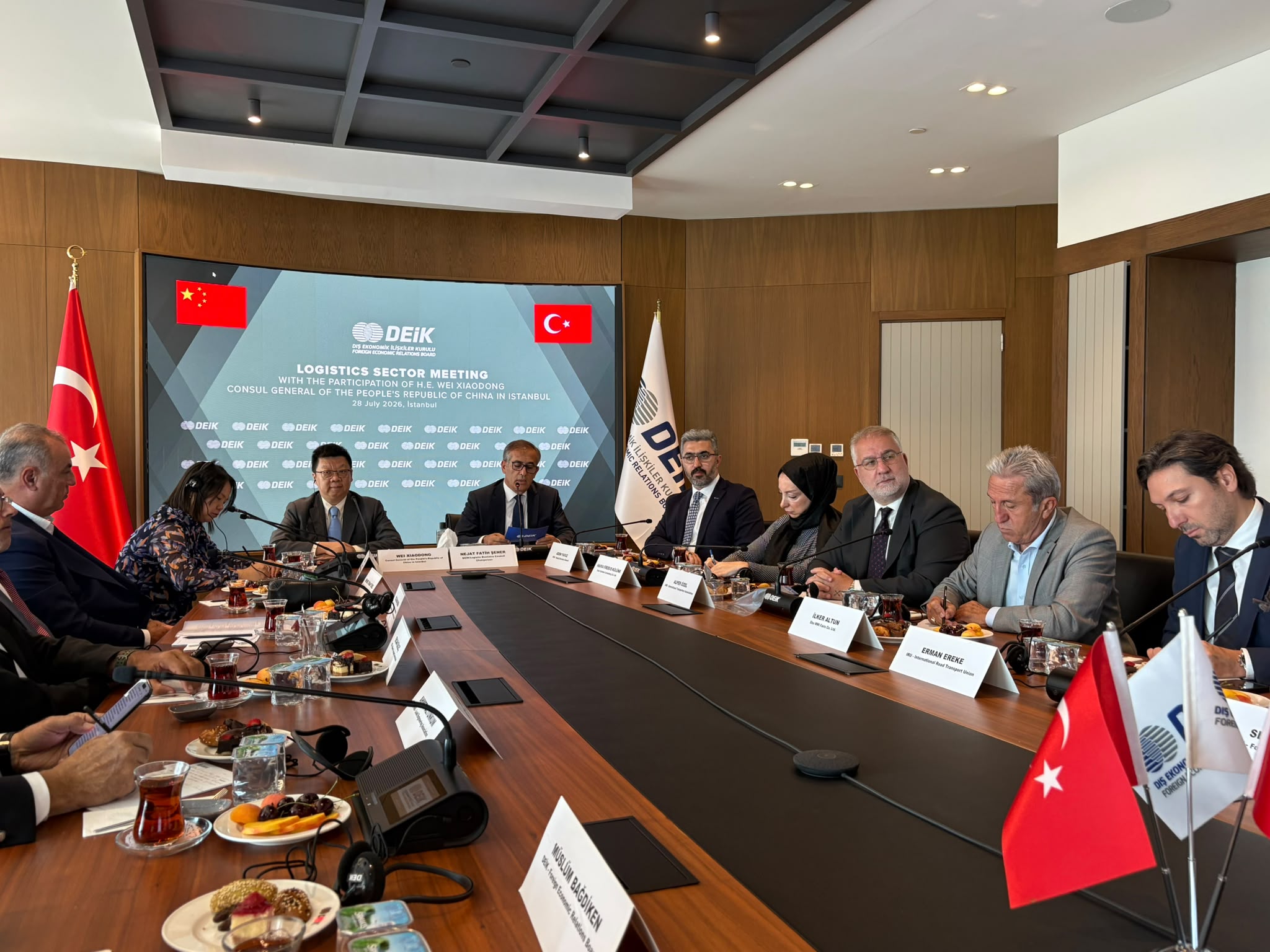 und-deik-lojistik-is-konseyi-toplantisinda-cin-vize-sorununu-gundeme-tasidi-21256.jpg