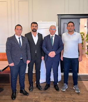 UND’den Dilucu Gümrük Müdürü Burhan Ayhanoğlu’na Veda Yemeği