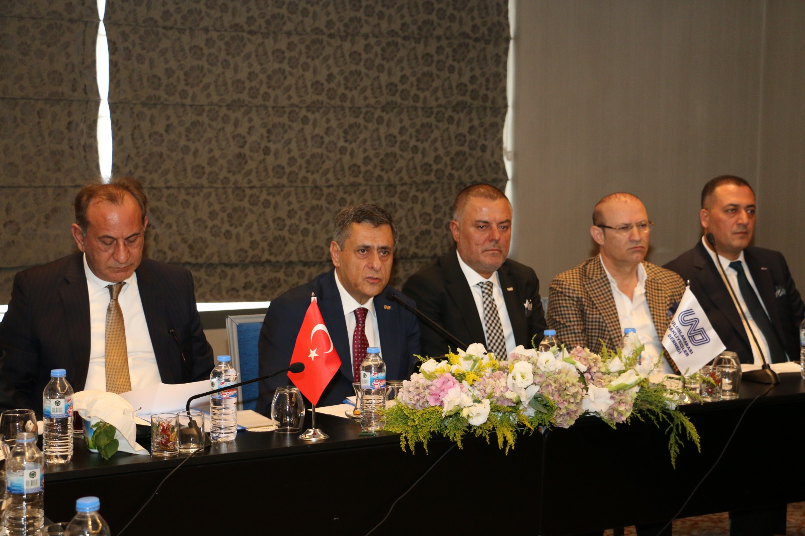 und-yonetim-kurulu-kayseri-de-bir-araya-geldi-21241-1.jpeg