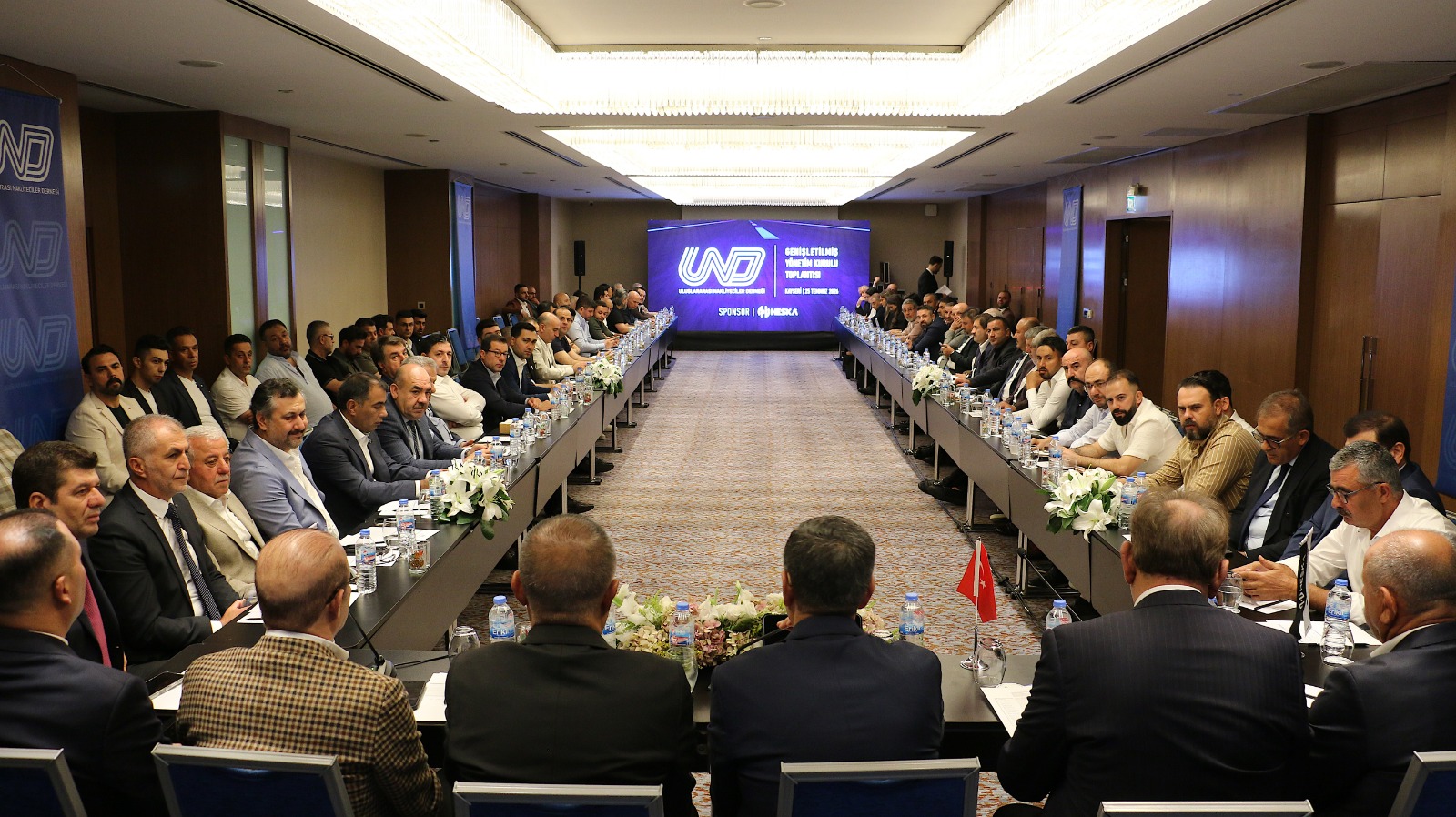 und-yonetim-kurulu-kayseri-de-bir-araya-geldi-21241-3.jpeg