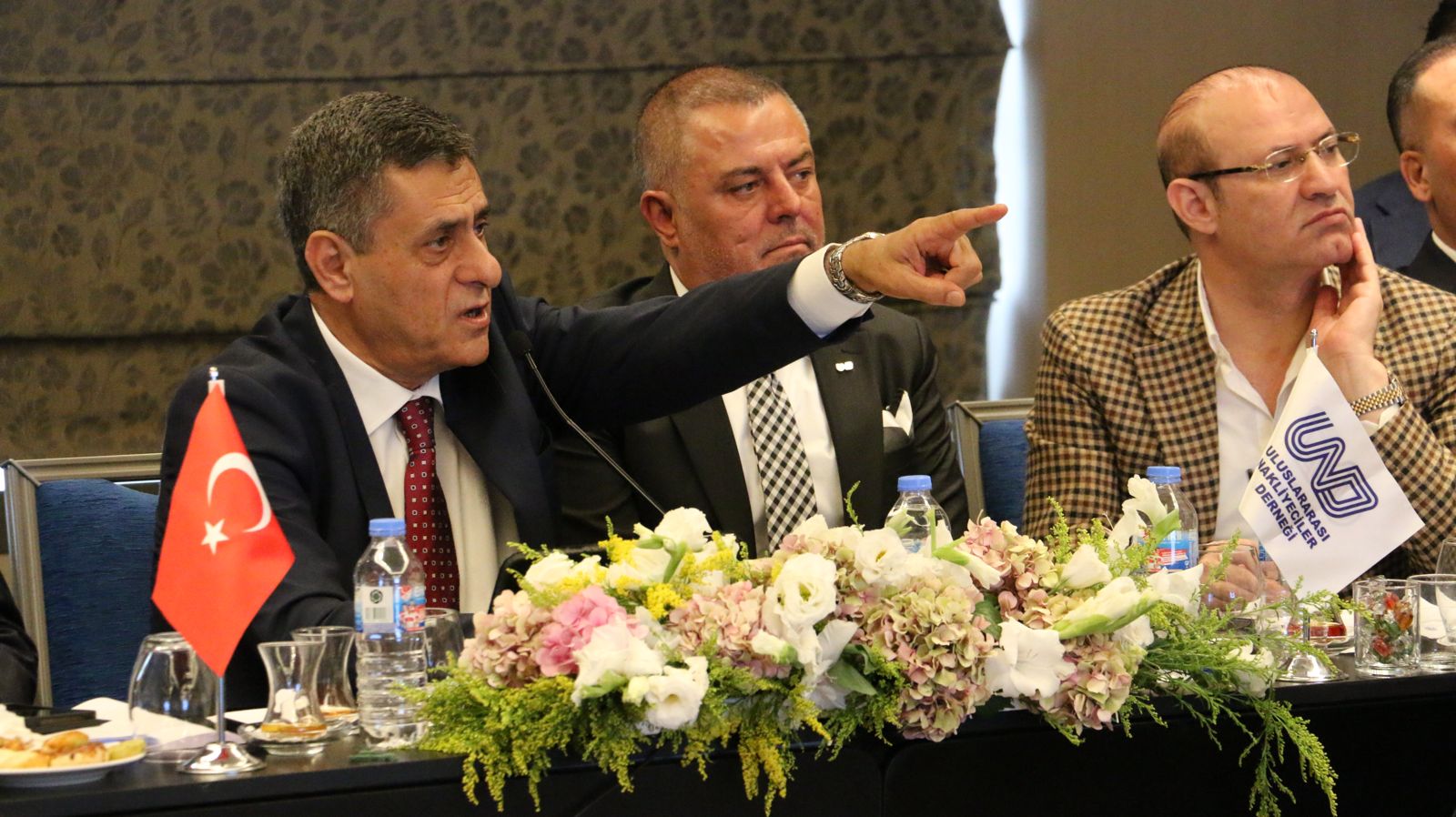 und-yonetim-kurulu-kayseri-de-bir-araya-geldi-21241.jpeg