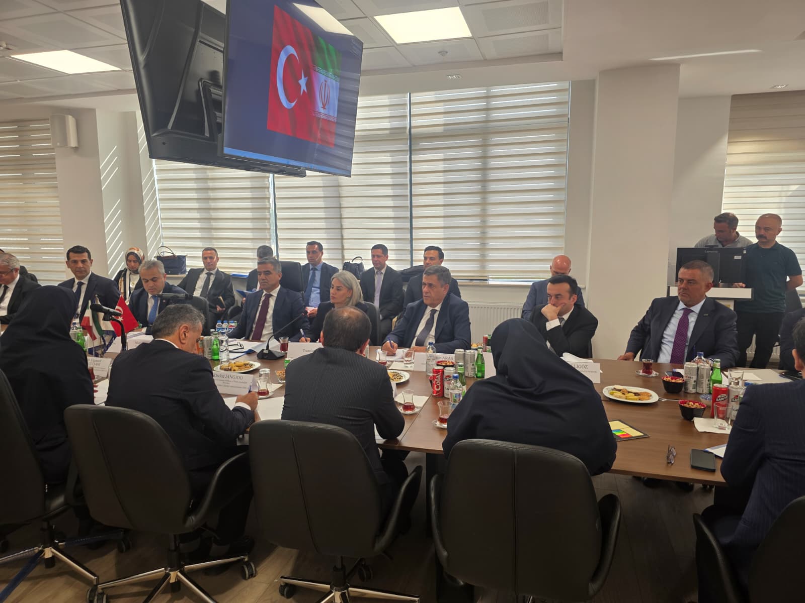 und-baskani-aras-gurbulak-ta-beklemeler-devam-ediyor-kalici-cozum-icin-ortak-irade-ve-sahada-kesintisiz-koordinasyon-sart-21362.jpeg