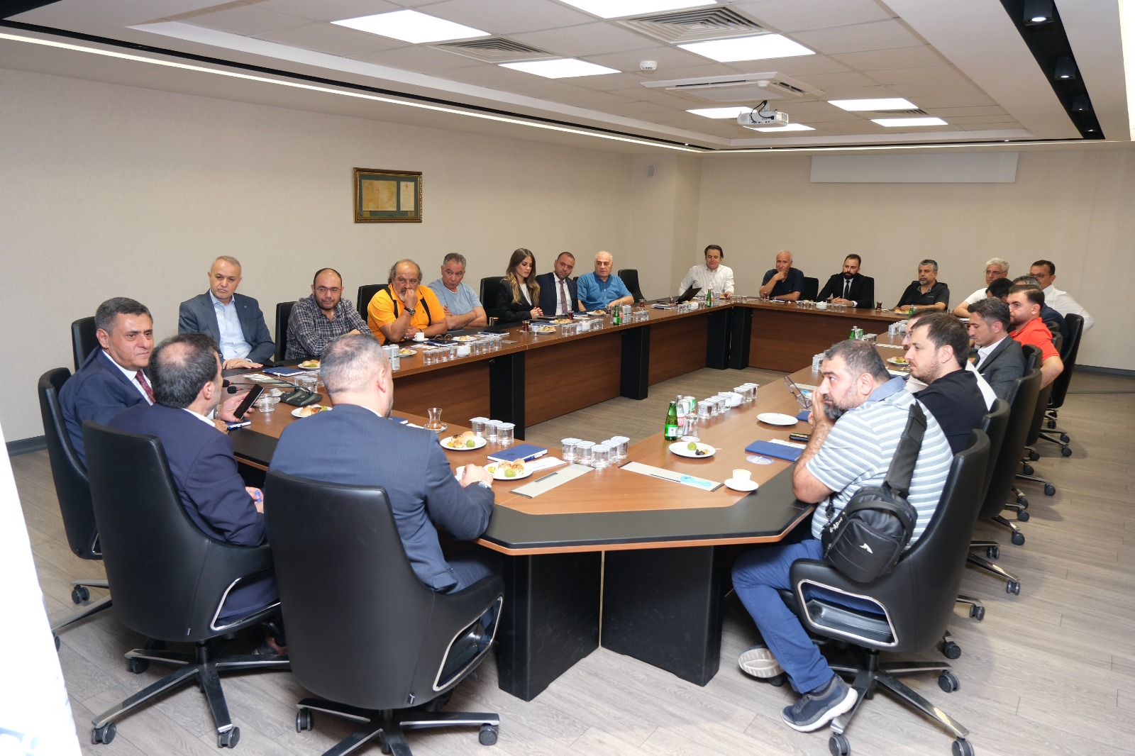 und-kto-ve-iskur-konya-da-tir-surucusu-yetistirmek-icin-protokol-imzaladi-21455.jpg