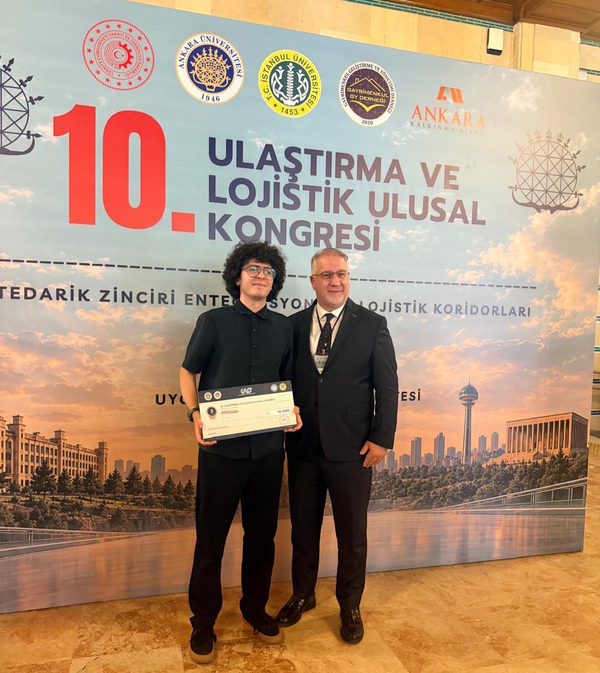 10-ulastirma-ve-lojistik-ulusal-kongresi-uluk-2026-ankara-da-gerceklesti-und-sponsorlugunda-gelecegin-lojistik-vizyonu-ve-genc-yetenekler-bulustu-21613-2.jpg