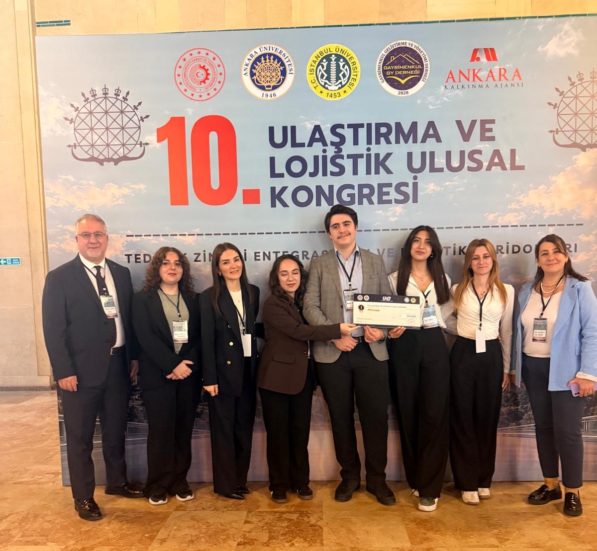10-ulastirma-ve-lojistik-ulusal-kongresi-uluk-2026-ankara-da-gerceklesti-und-sponsorlugunda-gelecegin-lojistik-vizyonu-ve-genc-yetenekler-bulustu-21613.jpg