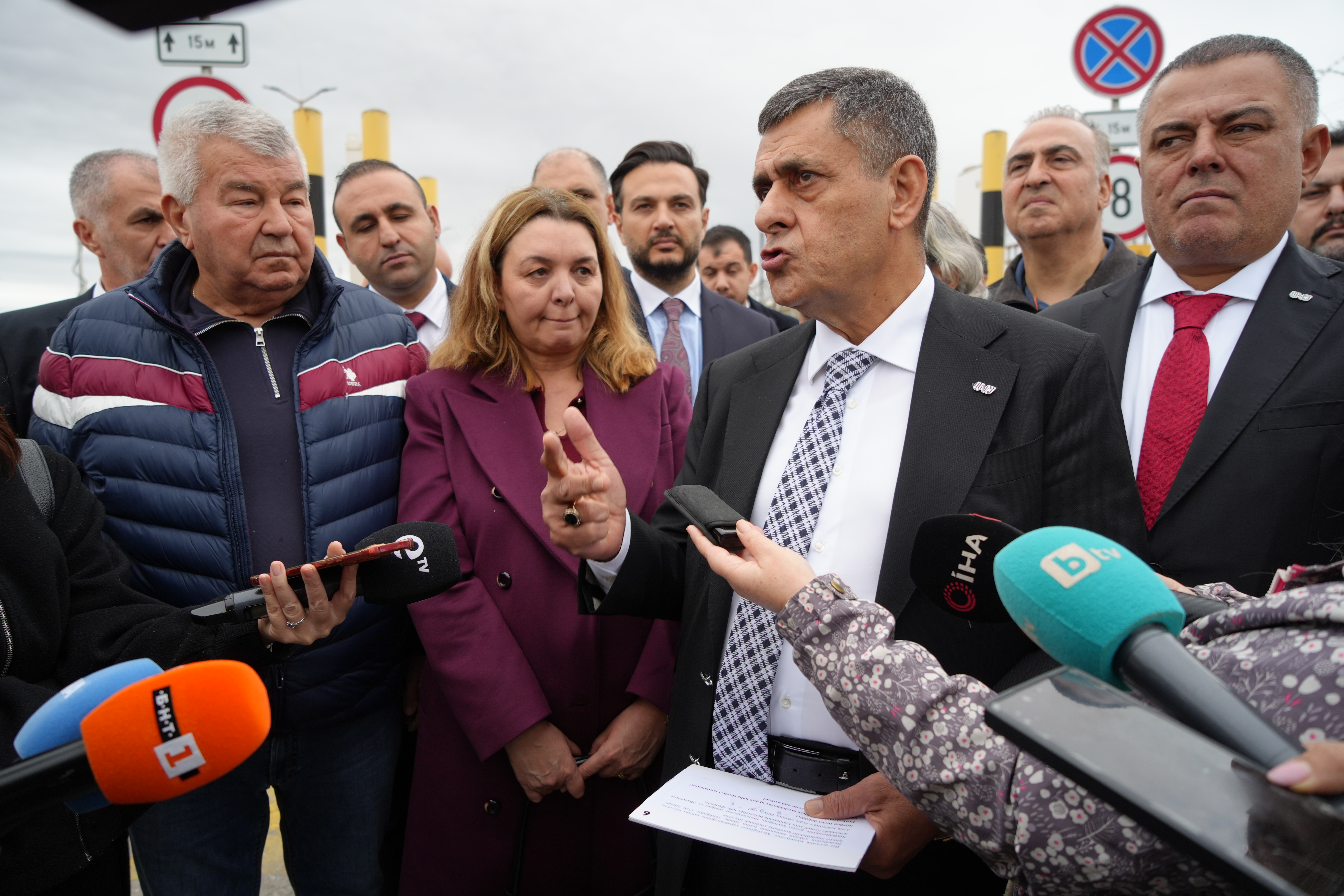 UND Başkanı Aras: “Sürücü turist değildir, sürücünün yolunu kesmek, ticareti durdurmaktır!”